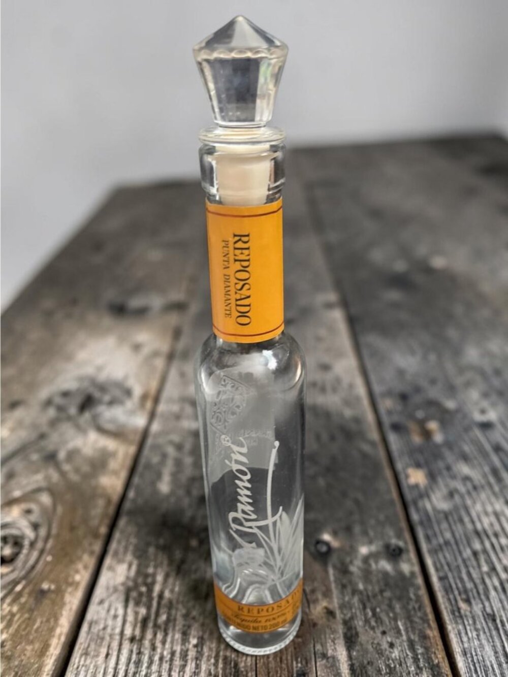 Empty Reposado Punta Diamante 200ml Decorative Glass Bottle With Crystal-Style S